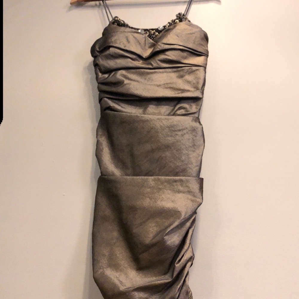 SALE❗️Elegant Metallic Long Gown size 4P